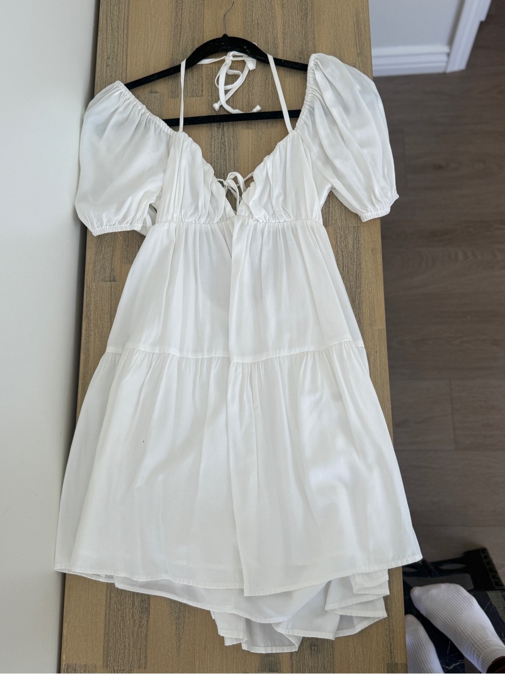 Cotton Candy LA White Deep V-Neck Open Back Dress Small